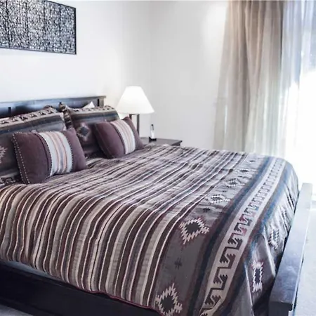 Bishop's K Three-bedroom Apartment Santa Fe
