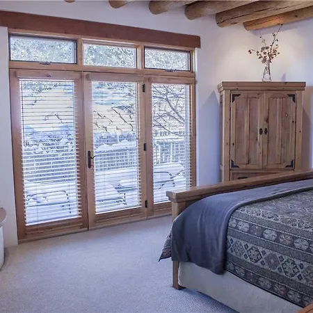 Bishop's K Three-bedroom *