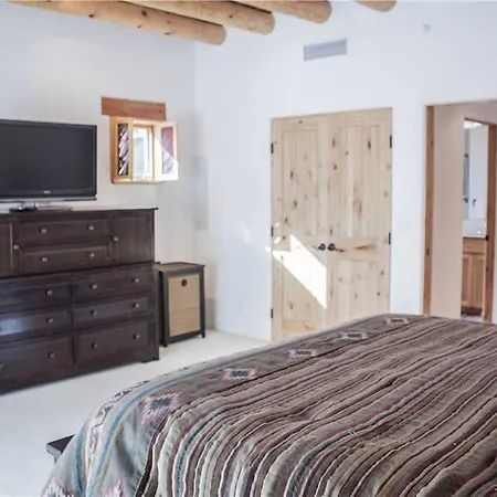 Bishop's K Three-bedroom Apartment